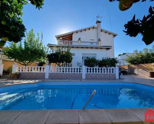 Vista exterior de Casa o xalet en venda en Albinyana amb Calefacció, Terrassa i Piscina