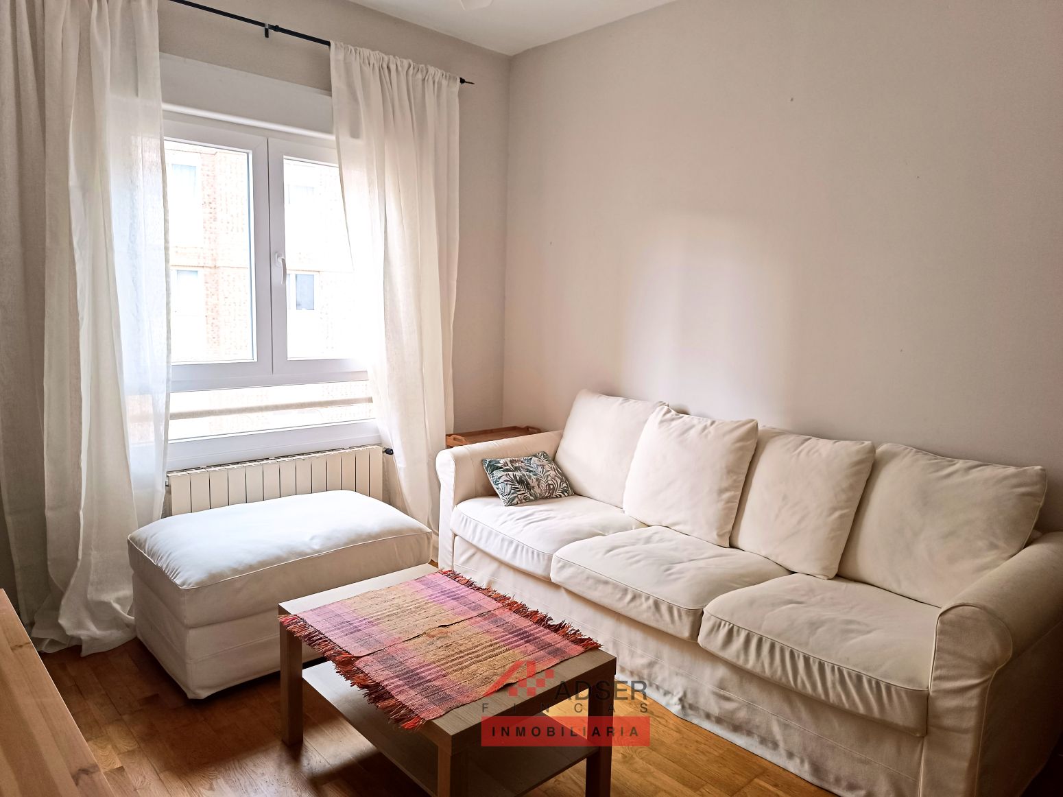 Living room of Flat for sale in  Logroño  with Heating, Parquet flooring and Furnished