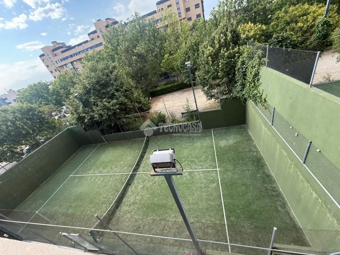 Terrassa de Pis en venda en Madrid amb Aire condicionat, Calefacció i Piscina comunitària