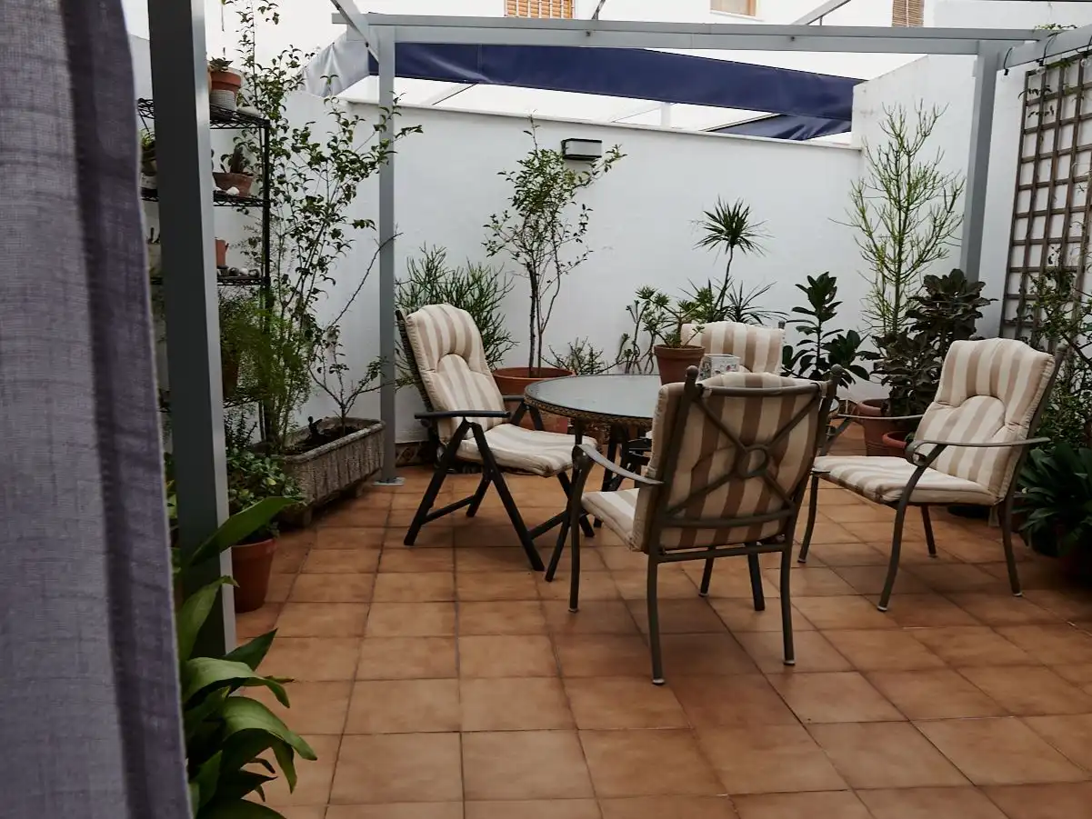 Maison mitoyenne avec jardin à vendre à Hermanos Pinzón 9