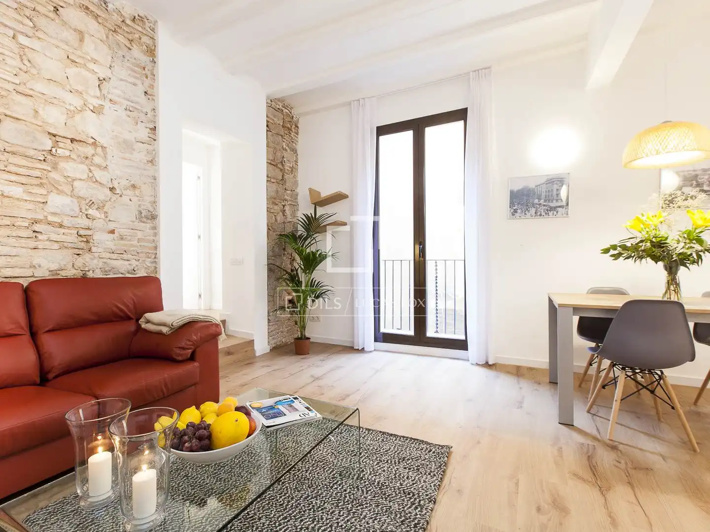 Vista exterior de Piso en venta en Barcelona con Aire acondicionado, Amueblado y Balcón