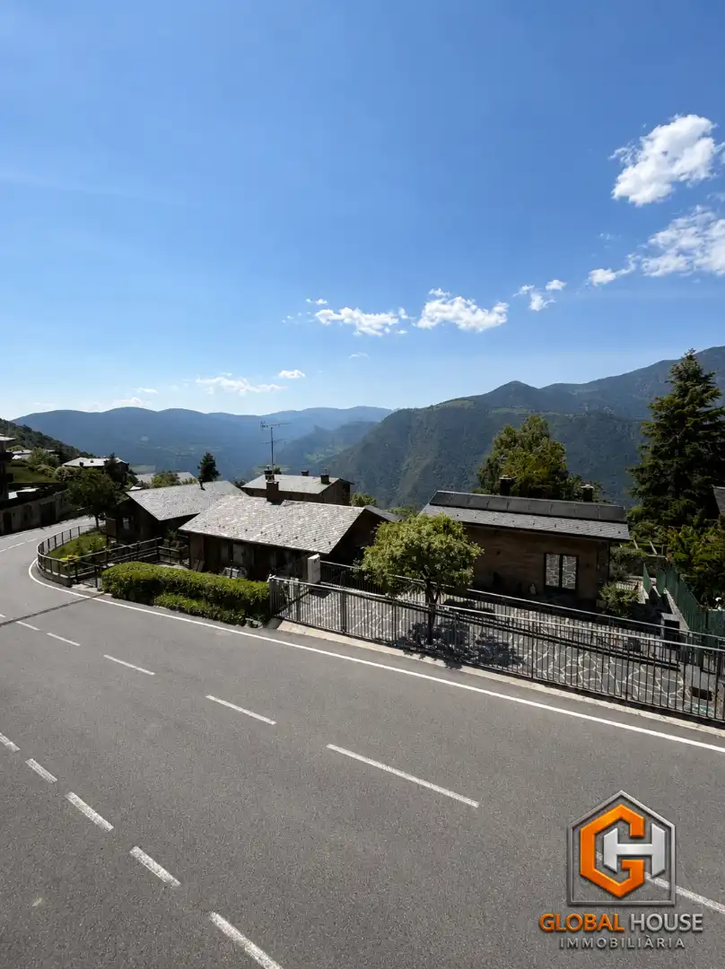 Vista exterior de Casa o chalet en venta en Sant Julià de Lòria con Calefacción, Jardín privado y Terraza