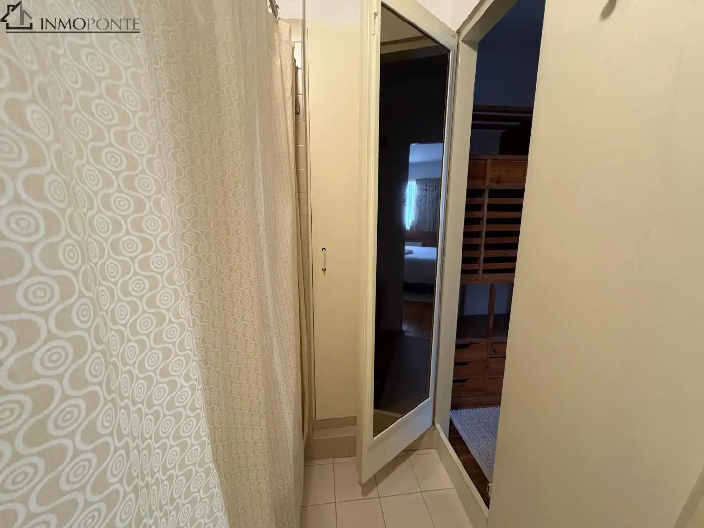 Bedroom of Flat for rent in Pontevedra Capital 