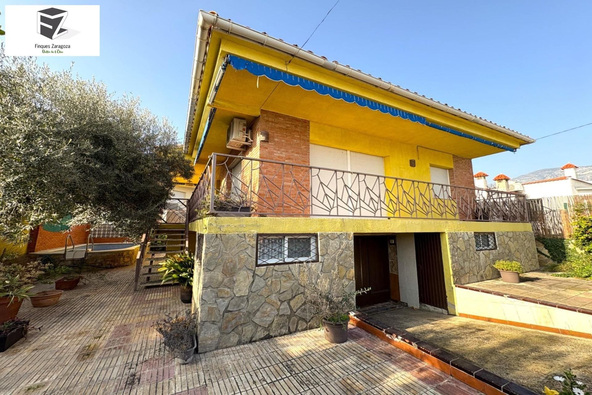 Vista exterior de Casa o chalet en venta en Alcanar con Terraza y Piscina