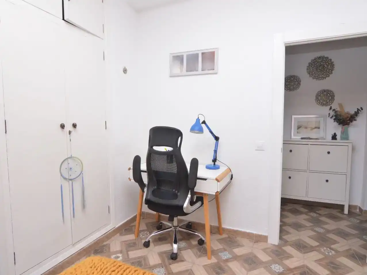 Schlafzimmer von Haus oder Chalet zum Verkauf in Chiva mit Klimaanlage, Schwimmbad und Balkon