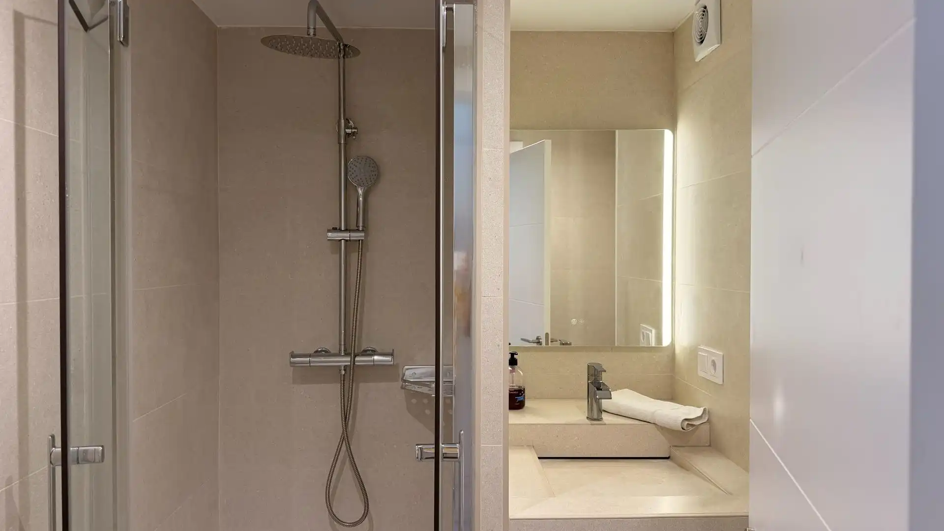 Studio with terrace for sale in Carrer DELTA MUGA, imagen 17