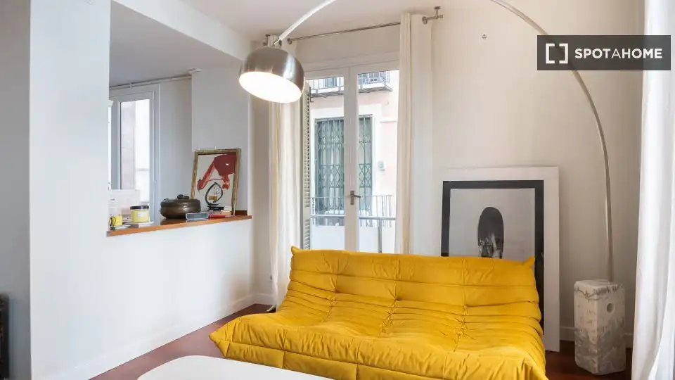 Habitació a Sant Pere, Sta. Caterina i la Ribera