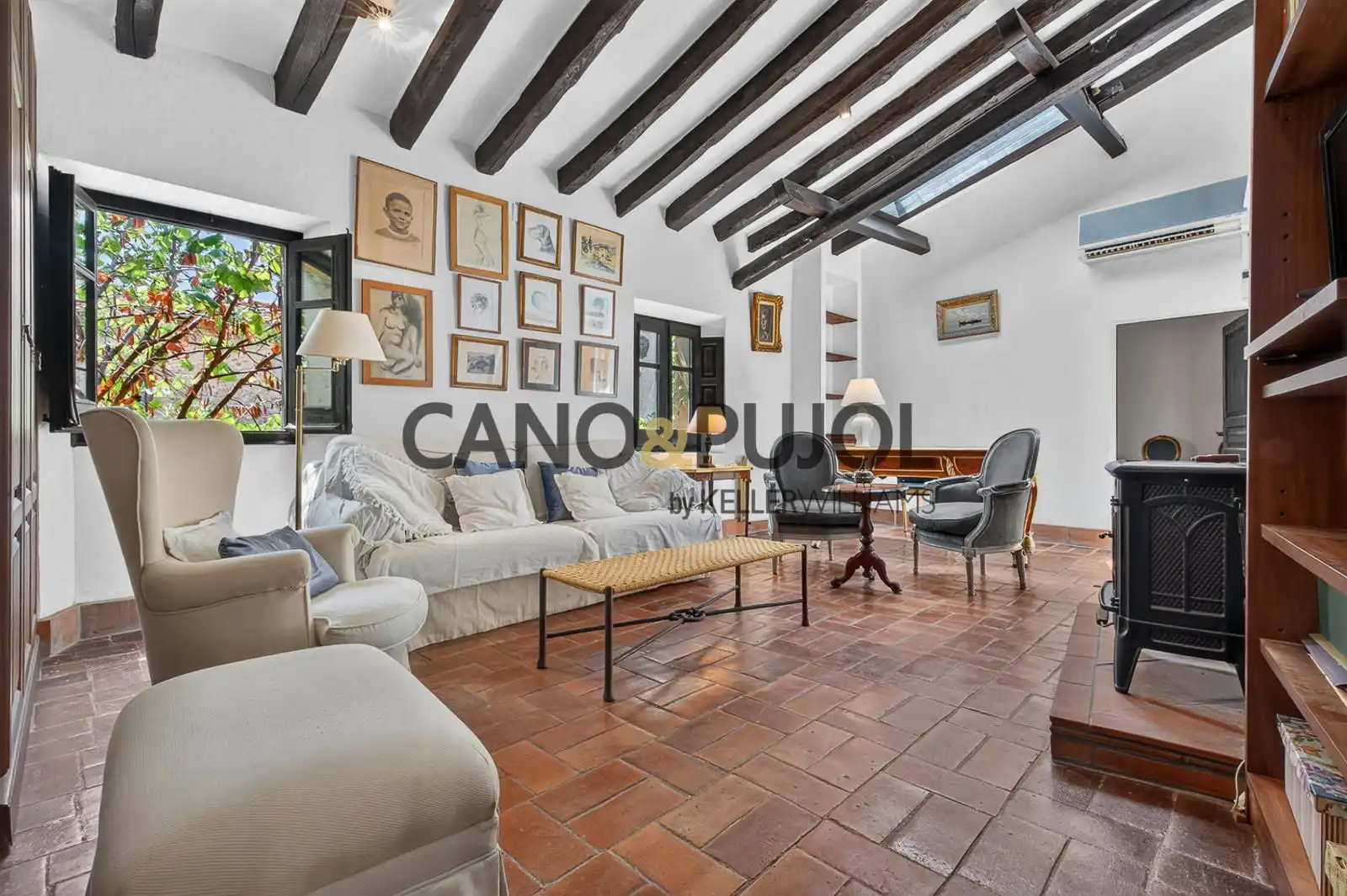 Sala d'estar de Casa o xalet en venda en Vilamalla amb Aire condicionat, Calefacció i Moblat
