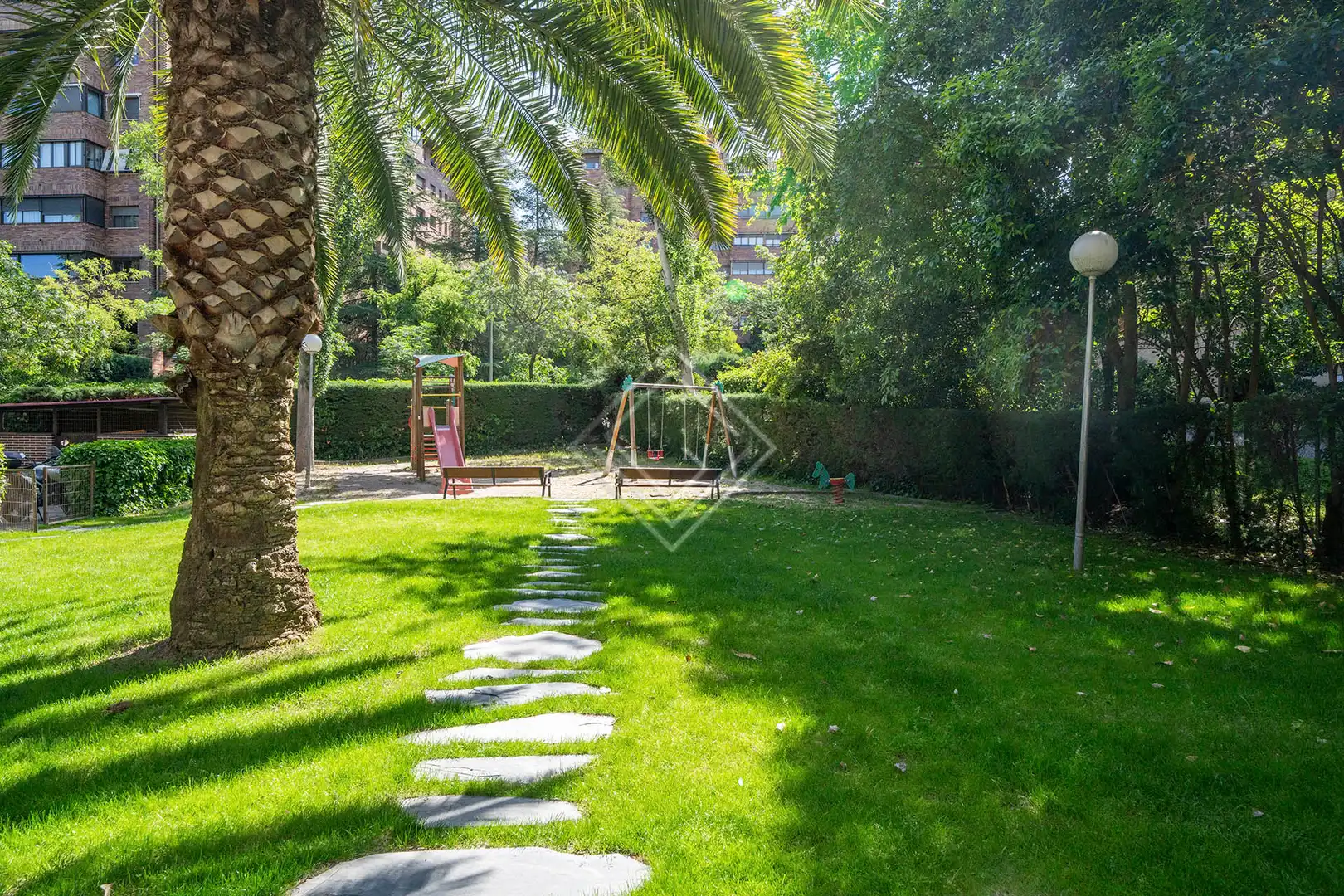 Jardín de Piso en venta en Madrid con Jardín privado, Terraza y Piscina comunitaria