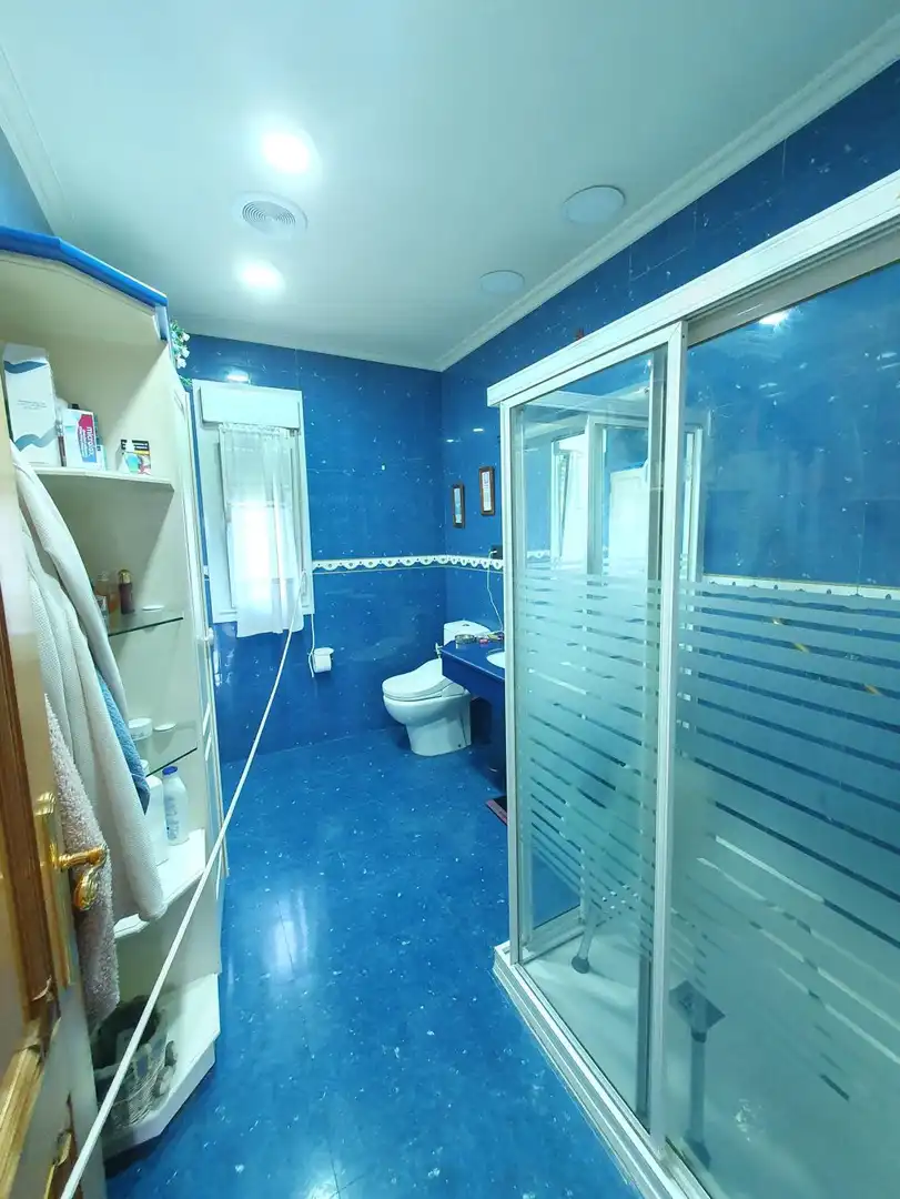 Badezimmer von Haus oder Chalet zum Verkauf in Grado mit Klimaanlage, Heizung und Terrasse