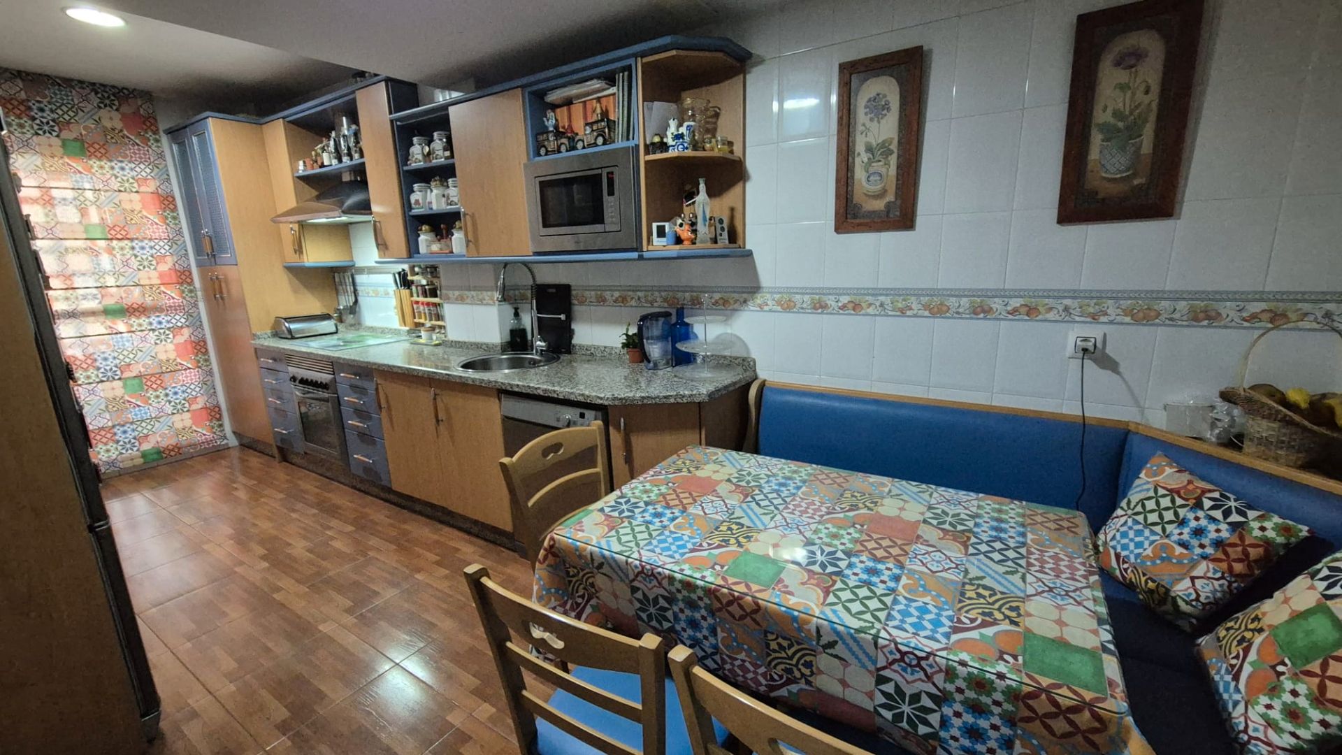 Cuina de Casa adosada en venda en Badajoz Capital amb Aire condicionat, Calefacció i Jardí privat