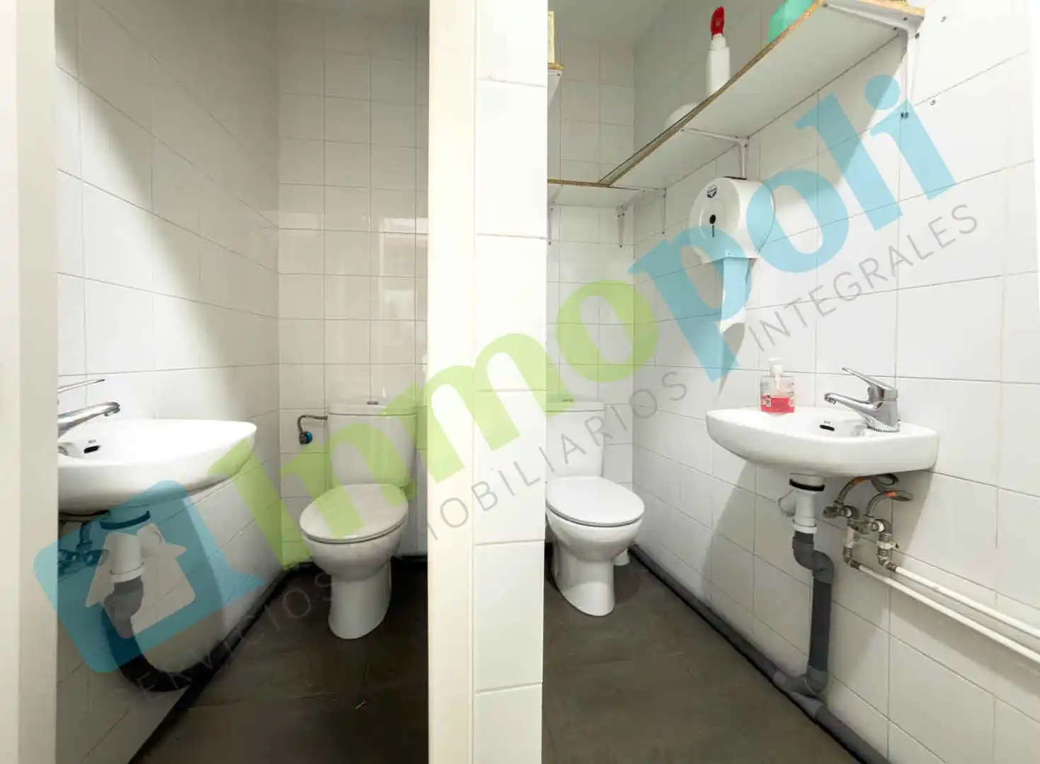 Bathroom of Industrial buildings for rent in Badajoz