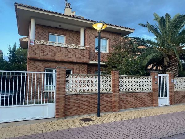 Exterior view of House or chalet for sale in  Zaragoza Capital  with Heating, Private garden and Storage room