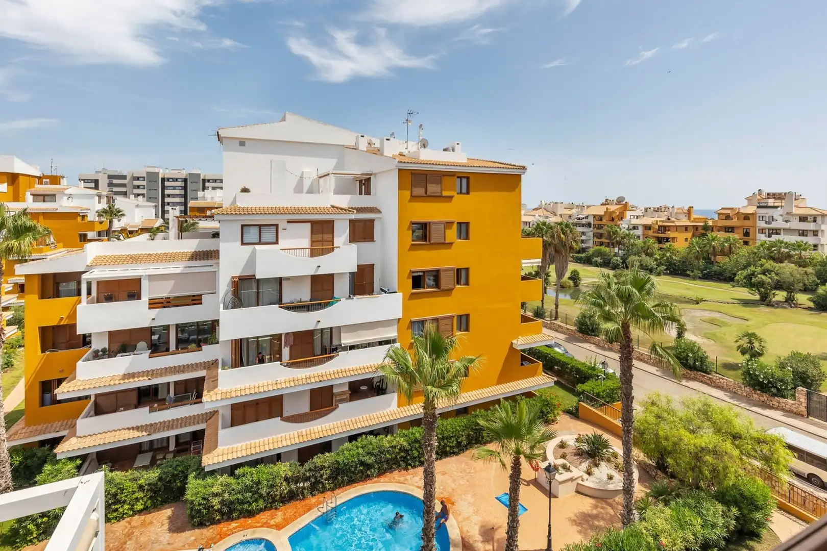 Flat with terrace for sale in Playa del Acequión, Náufragos y Rocío del Mar