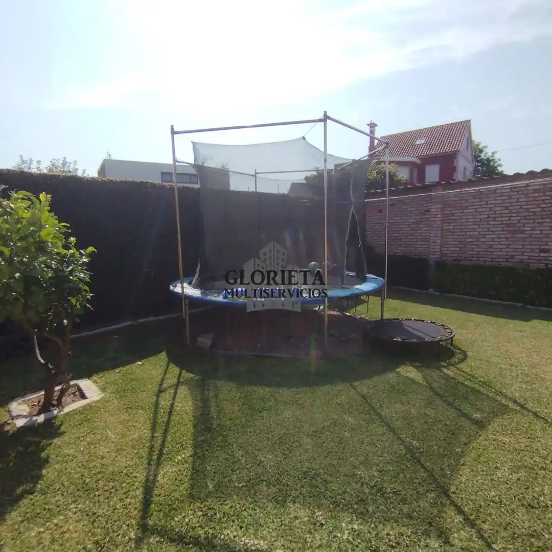 Jardí de Casa o xalet en venda en Vigo  amb Calefacció, Terrassa i Traster