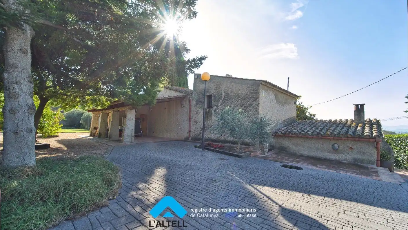 Vista exterior de Finca rústica en venta en L'Ametlla del Vallès con Aire acondicionado, Calefacción y Jardín privado