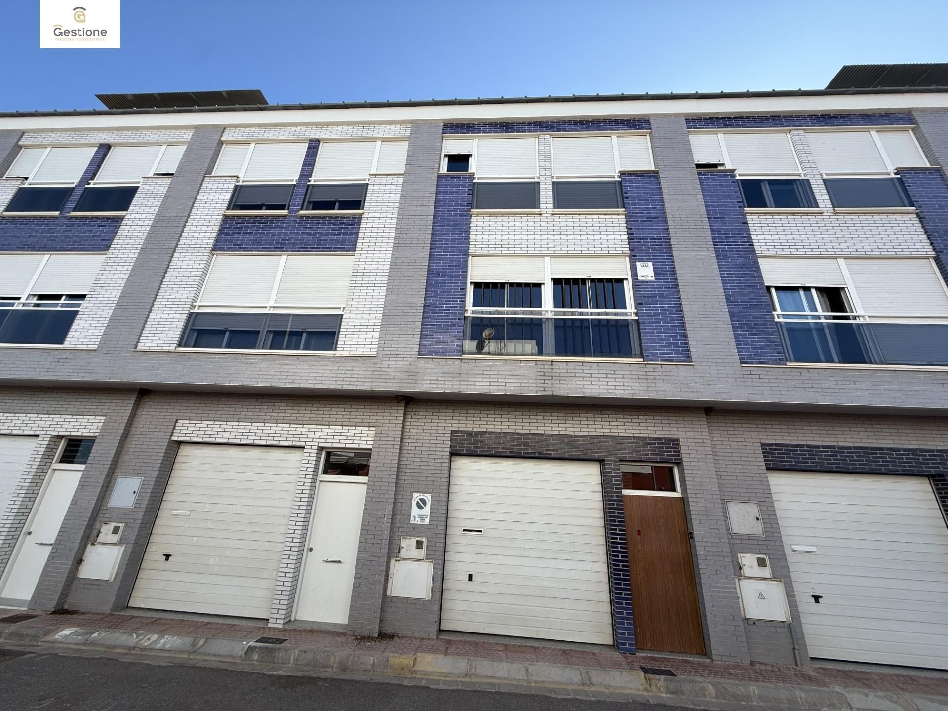 Vista exterior de Casa adosada en venda en Alquerías del Niño Perdido amb Terrassa