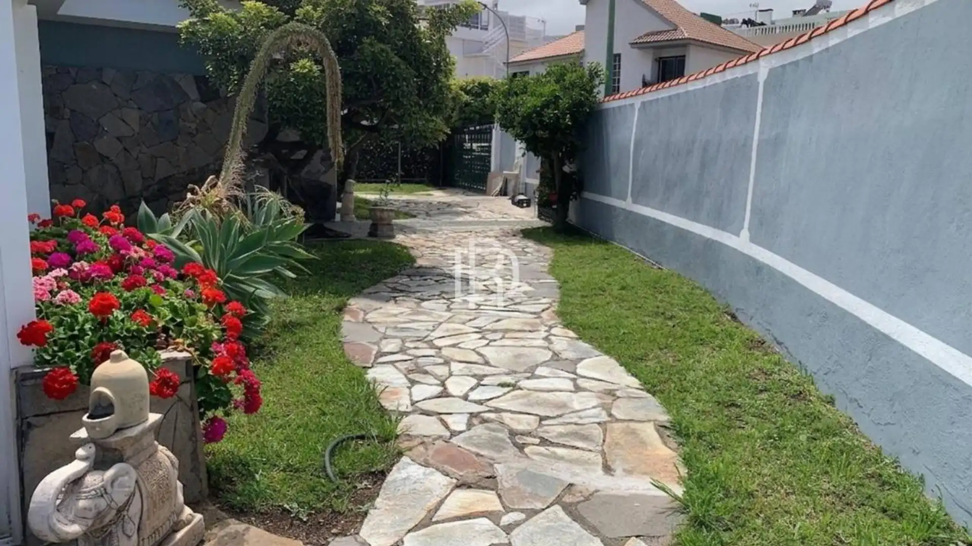 Einfamilien-Reihenhaus zur Miete in Calle Bélgica, San Antonio - Las Arenas