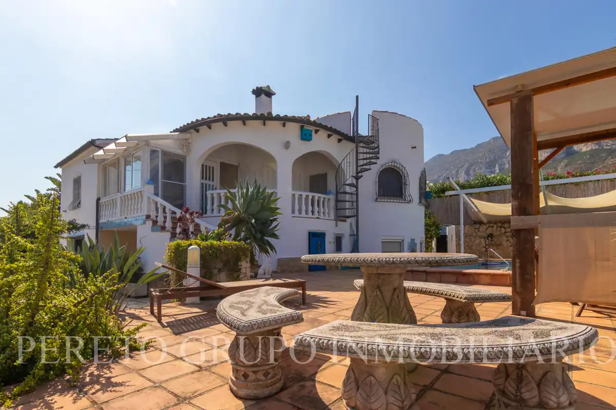 Detached house with pool for sale in El Montgó, imagen 5