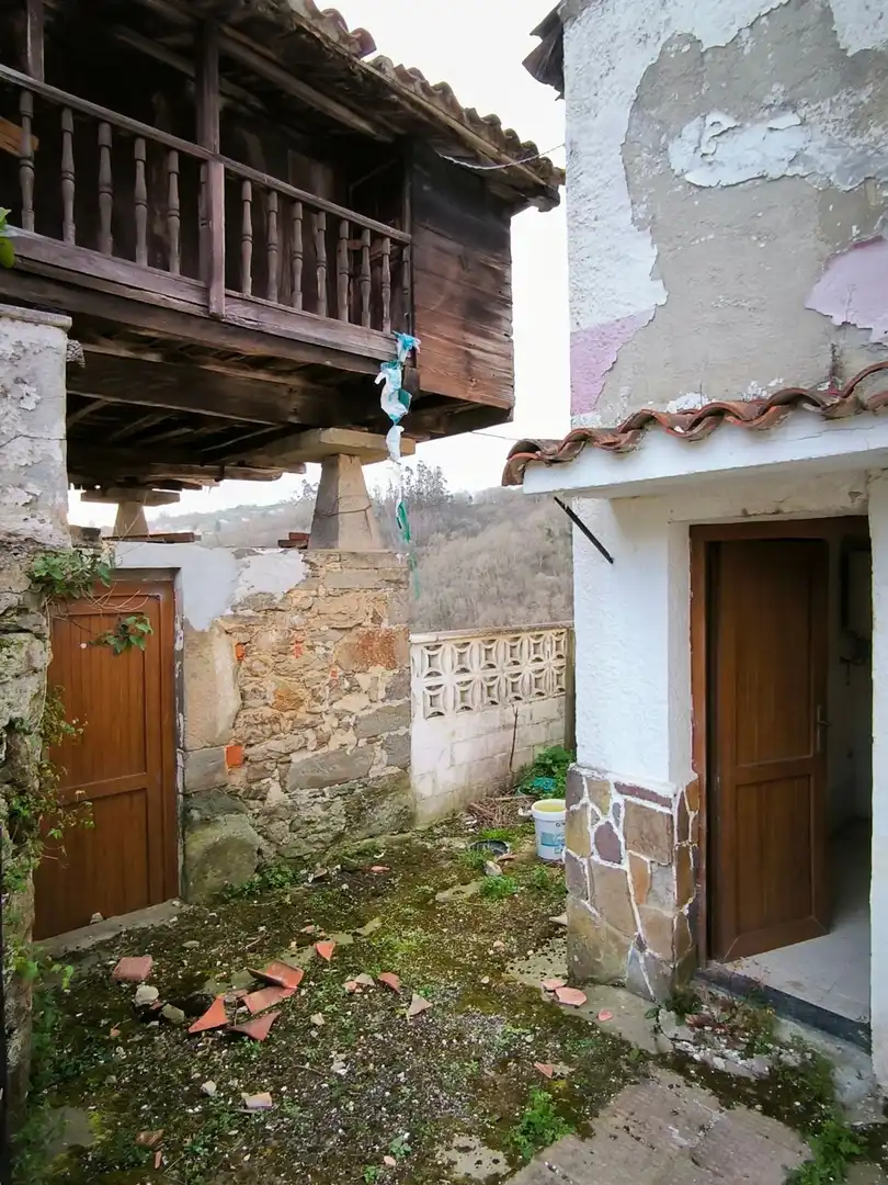 Vista exterior de Casa adosada en venda en Siero