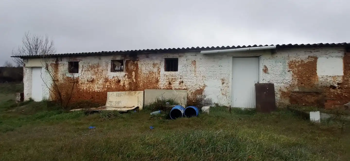 Vista exterior de Nave industrial en venta en Villaquilambre