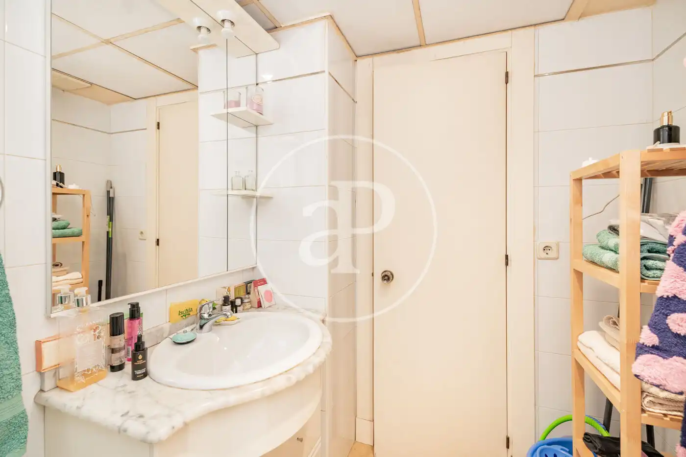 Badezimmer von Maisonette zur Miete in Madrid mit Klimaanlage, Heizung und Privatgarten