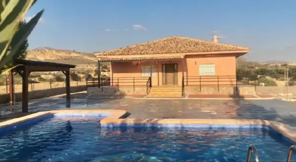 Detached house with pool for sale in Abanilla