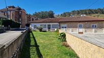 Vista exterior de Casa o xalet en venda en Los Corrales de Buelna  amb Calefacció, Terrassa i Traster