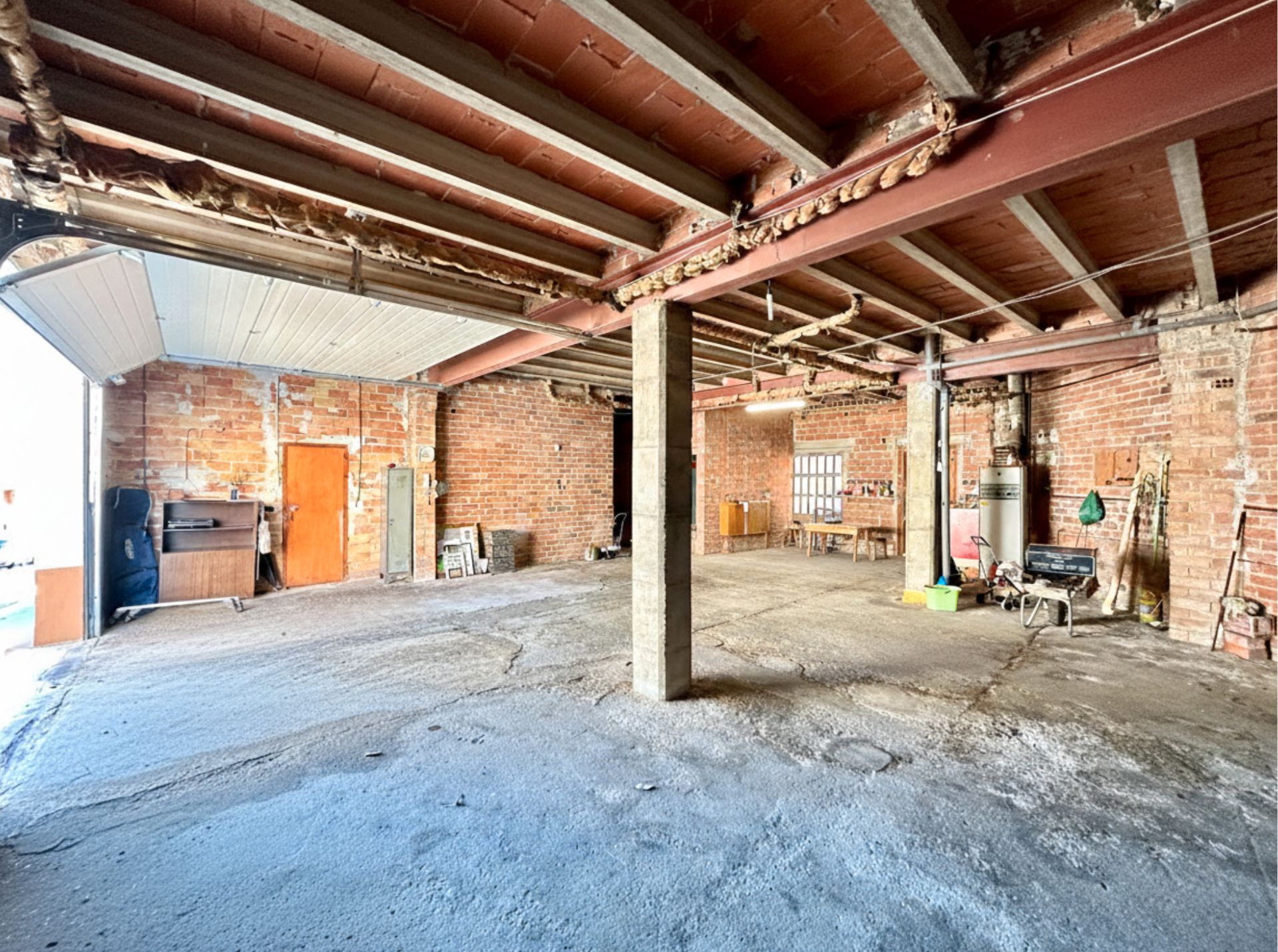 House or chalet for sale in Torelló  with Air Conditioner, Heating and Private garden