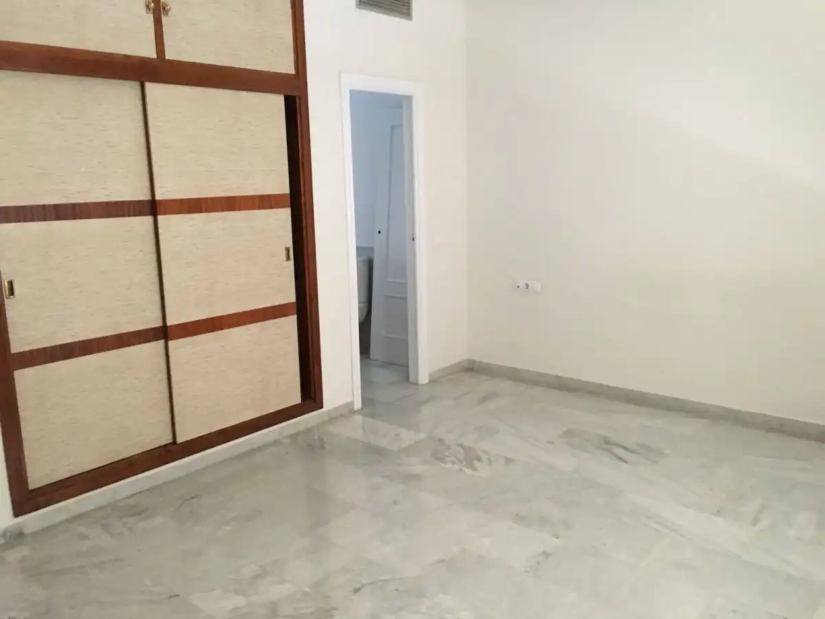 Dormitori de Casa o xalet de lloguer en Mairena del Aljarafe amb Aire condicionat i Terrassa
