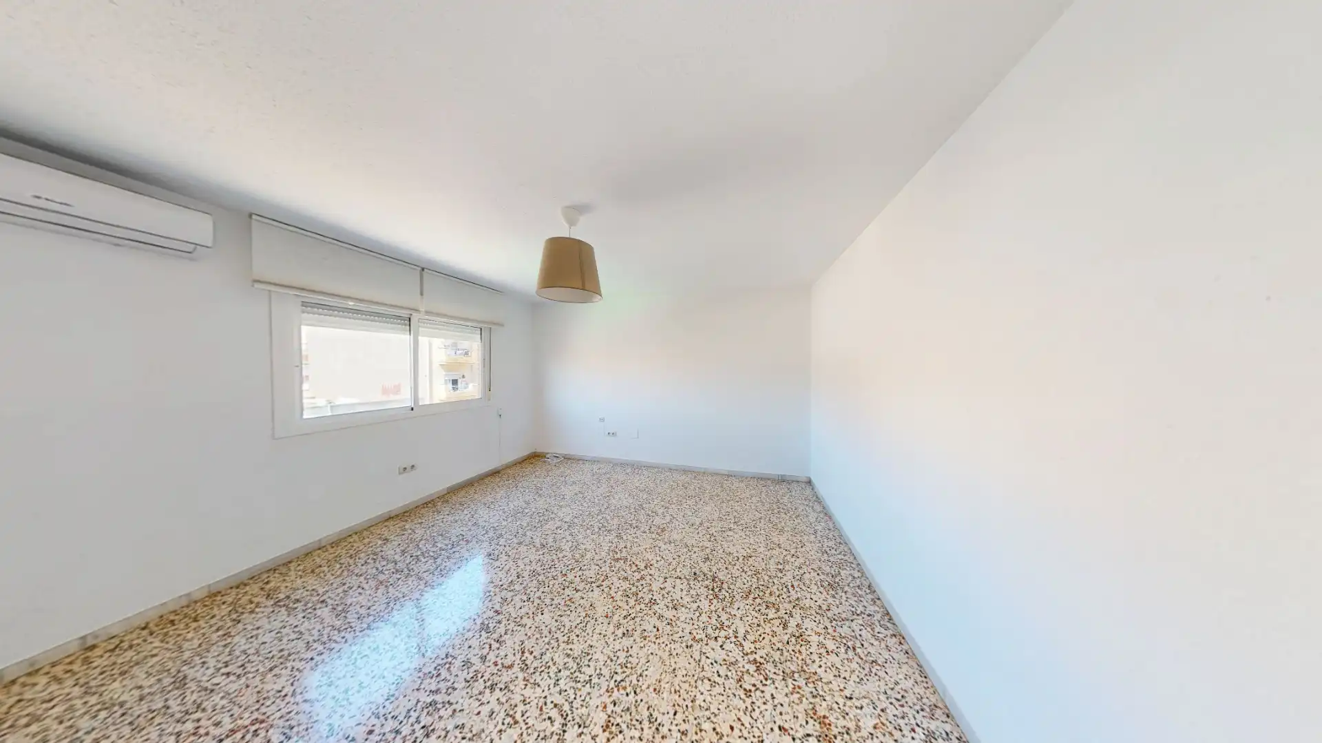 Habitación de Piso en venta en Almería con Aire acondicionado, Calefacción y Terraza