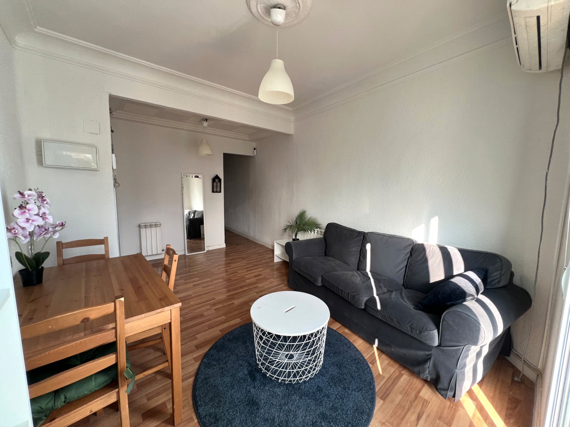 Living room of Flat for sale in  Madrid Capital  with Heating, Parquet flooring and Terrace