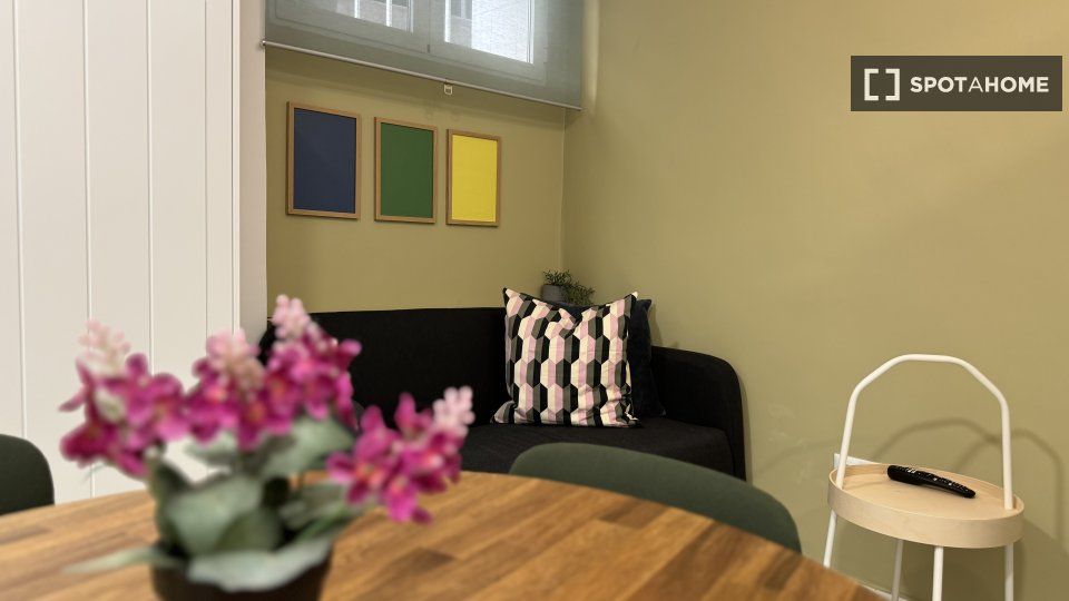 Flat to rent in Valdeacederas