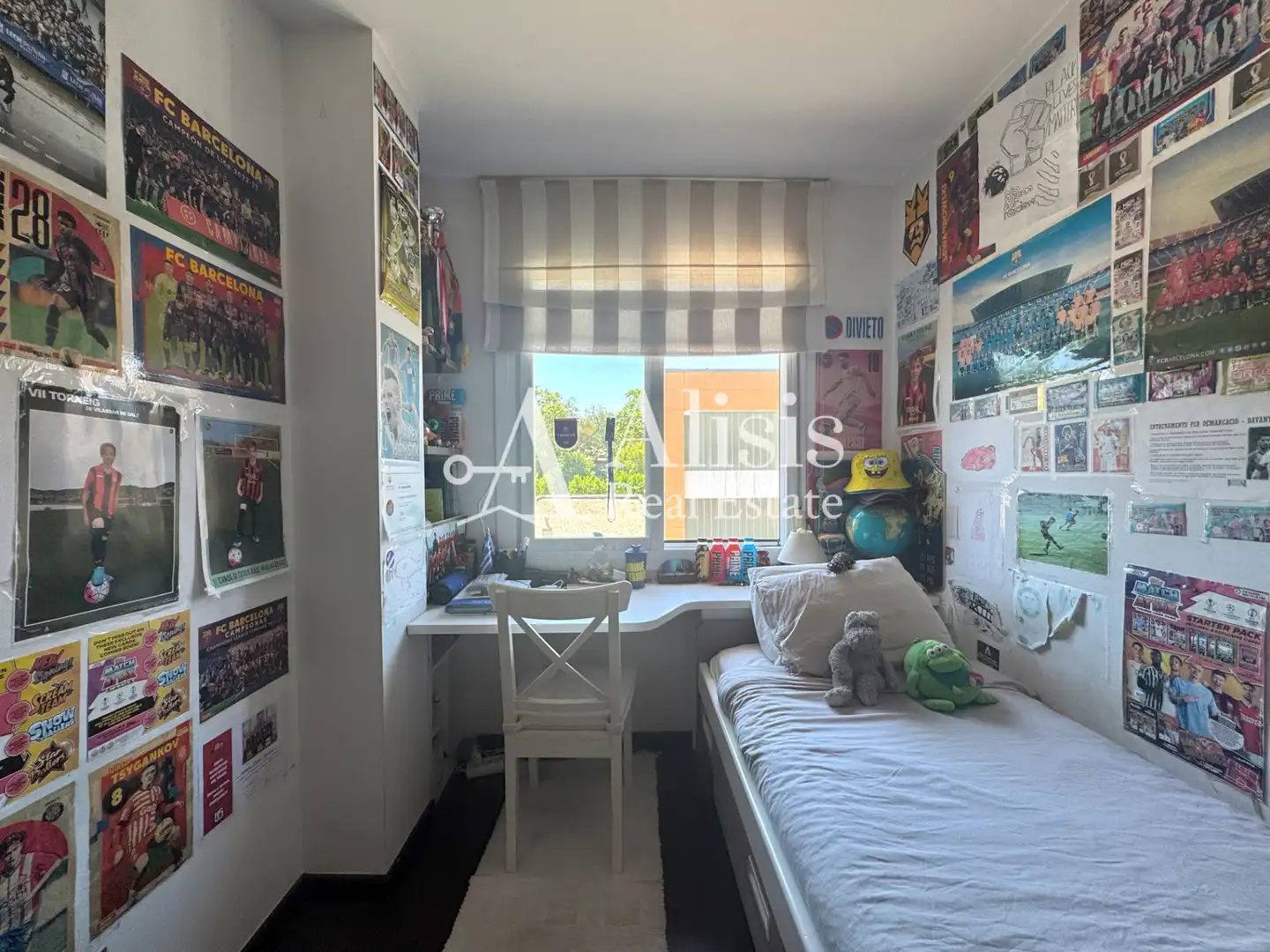 Dormitori de Casa adosada de lloguer en Rubí amb Calefacció, Jardí privat i Balcó