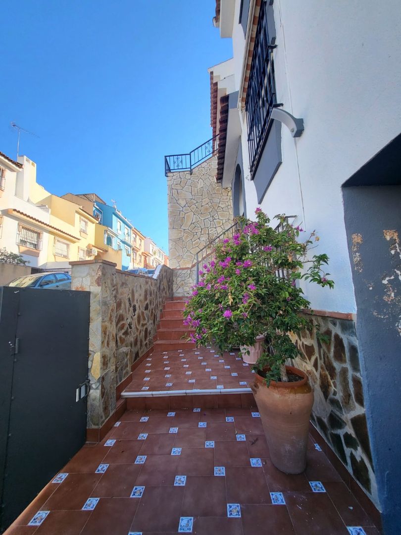 Vista exterior de Casa adosada en venda en Málaga Capital amb Aire condicionat, Terrassa i Traster