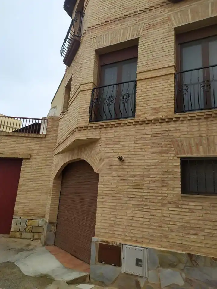 Haus mit Terrasse zum Verkauf in Alagón, imagen 2