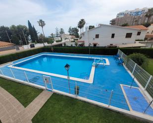 Piscina de Apartament de lloguer en Benicasim / Benicàssim amb Jardí privat, Terrassa i Moblat