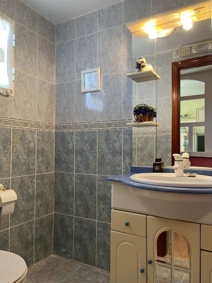Baño de Casa adosada en venta en Ciudad Real con Aire acondicionado, Calefacción y Terraza