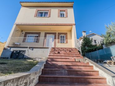 Villa con giardino in vendita a Avenida Juan Pablo II