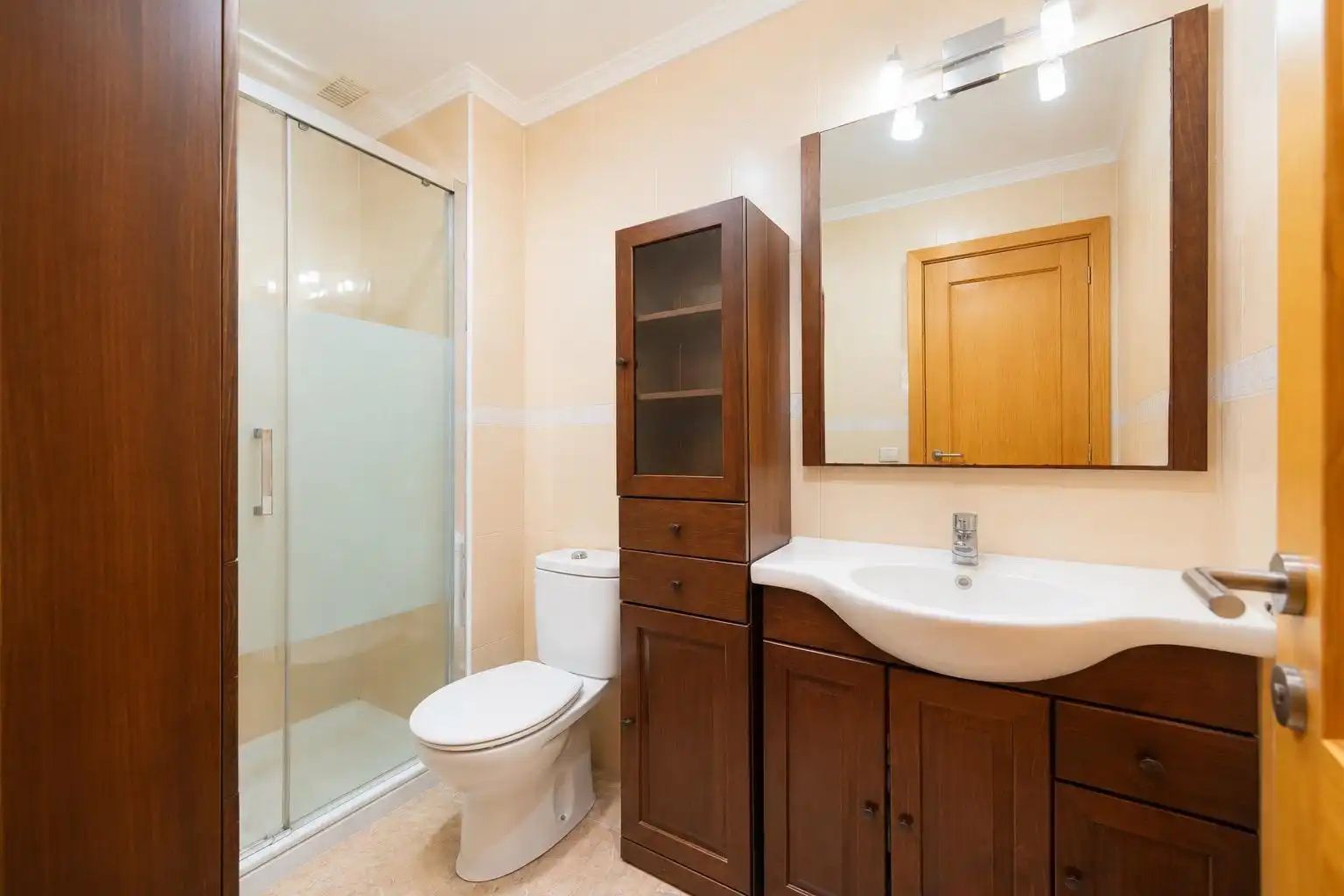 Badezimmer von Wohnungen zum Verkauf in Alcúdia mit Klimaanlage, Heizung und Terrasse