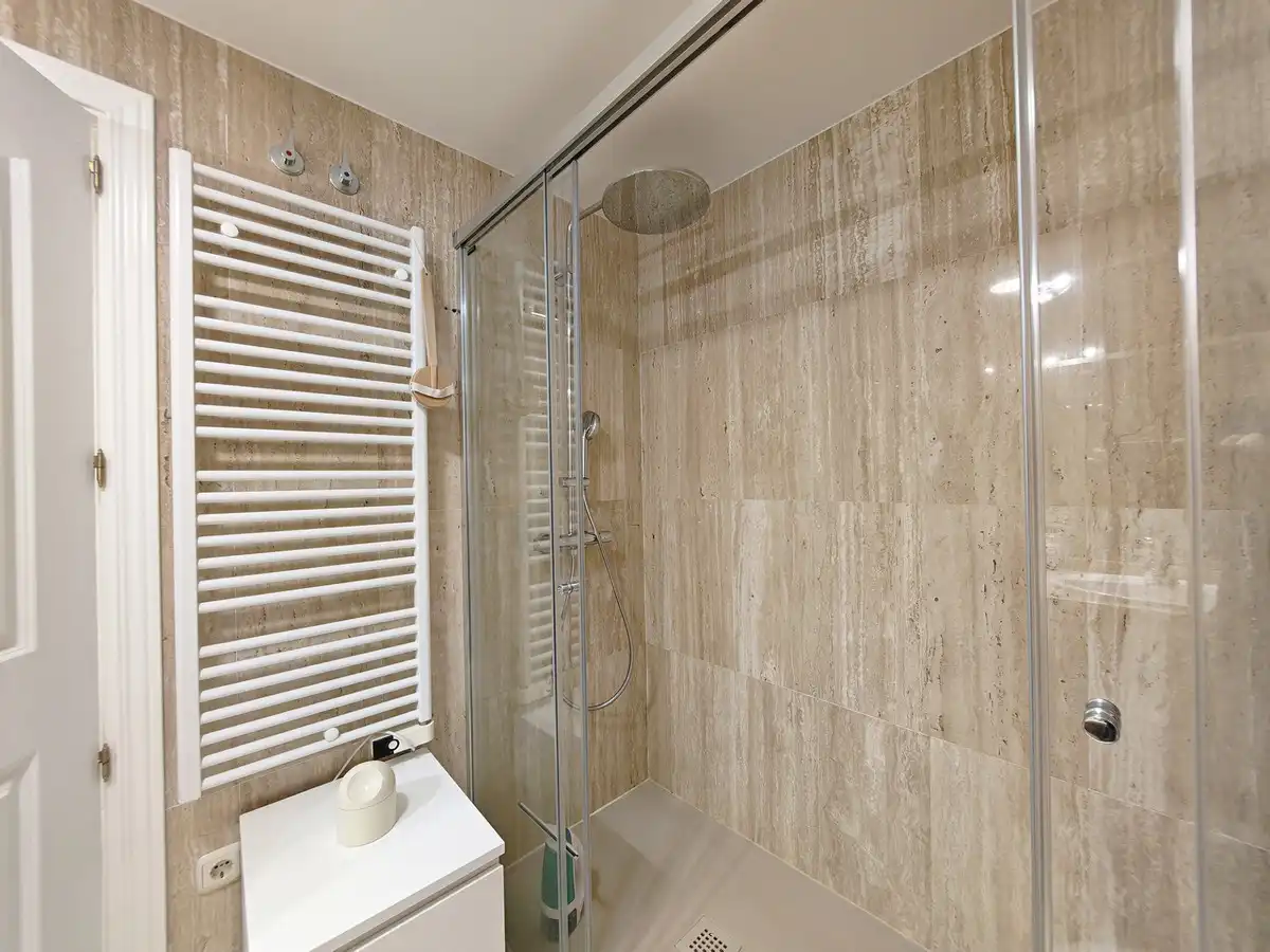 Bany de Apartament en venda en Marbella amb Aire condicionat, Terrassa i Internet
