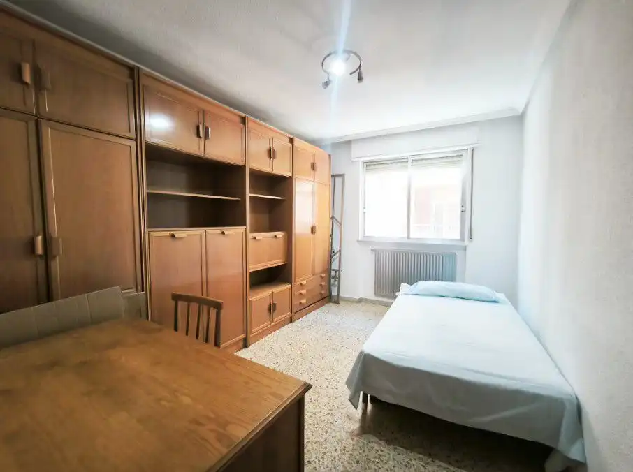 Habitación de Piso de alquiler en Salamanca con Calefacción y Balcón