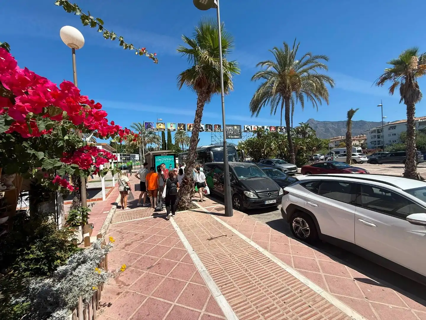 Außenansicht von Geschaftsraum zur Miete in Marbella mit Klimaanlage, Heizung und Terrasse
