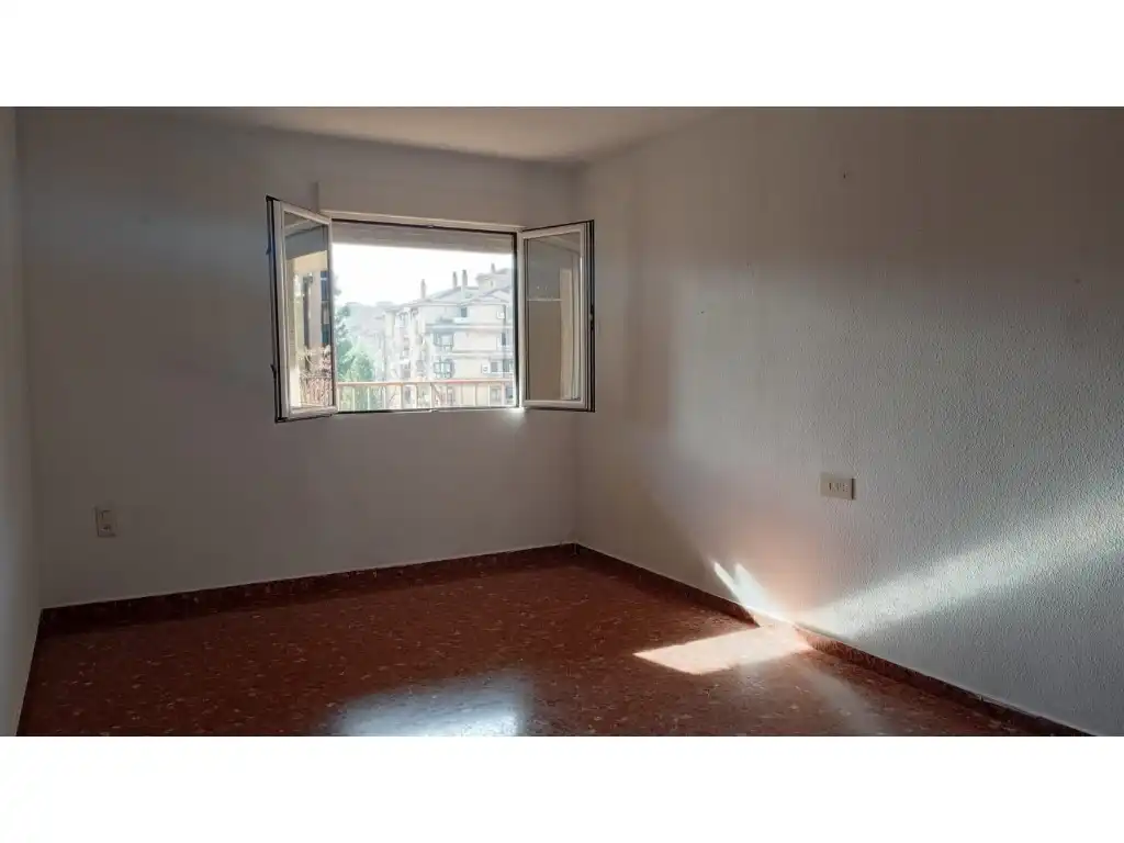 Dormitori de Àtic en venda en Granada amb Terrassa