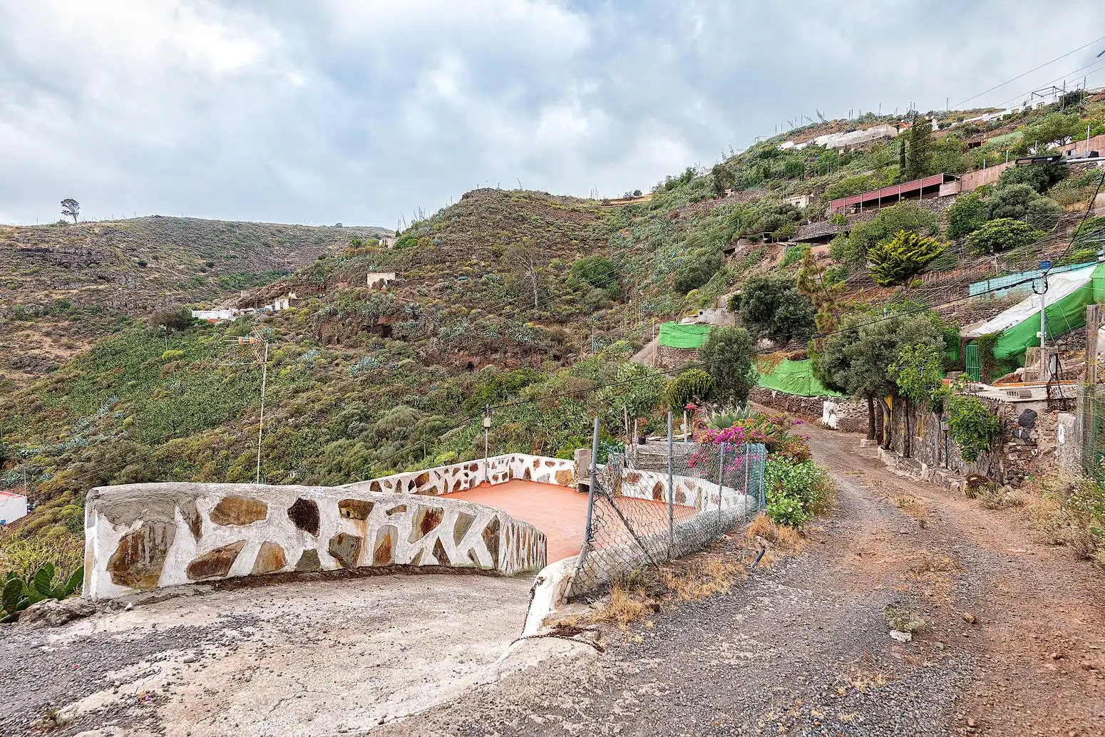 Exterior view of Houses for sale in Ingenio  with Air Conditioner, Heating and Private garden