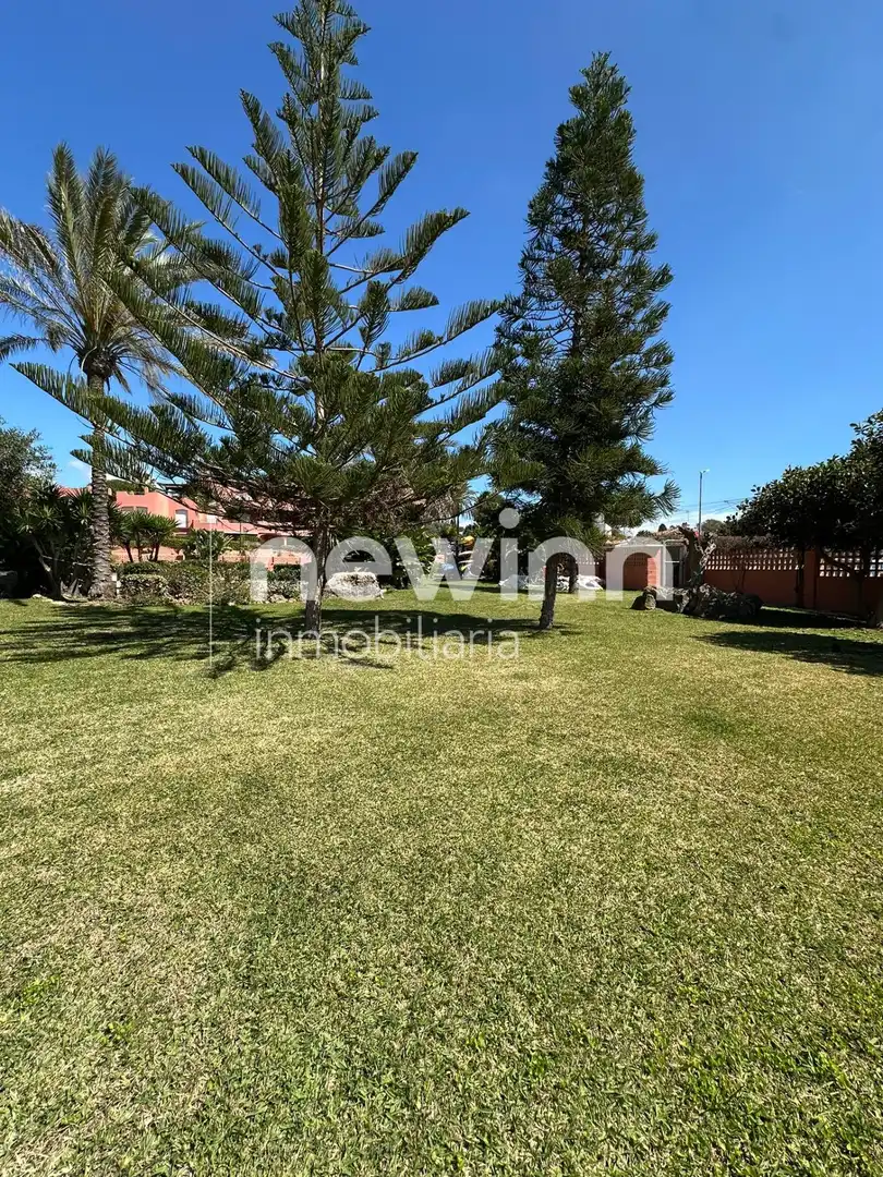Wohnung zum Verkauf in Marbella mit Klimaanlage, Heizung und Privatgarten
