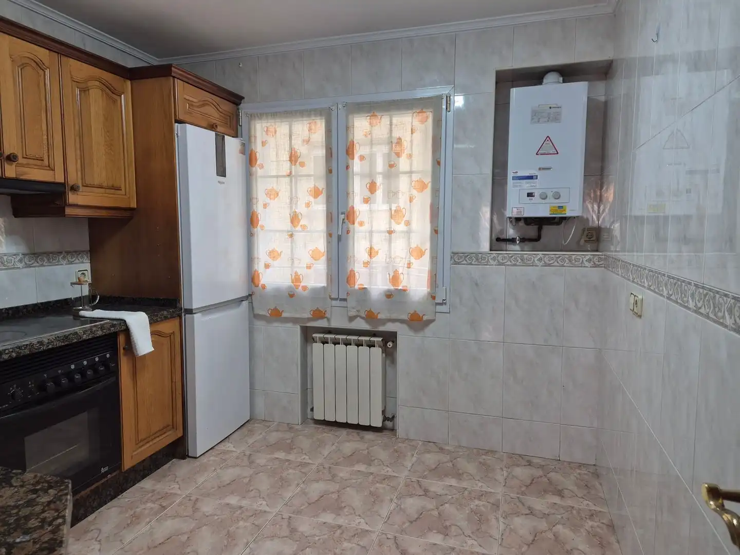 Küche von Wohnung zum Verkauf in Gijón  mit Heizung und Schwimmbad