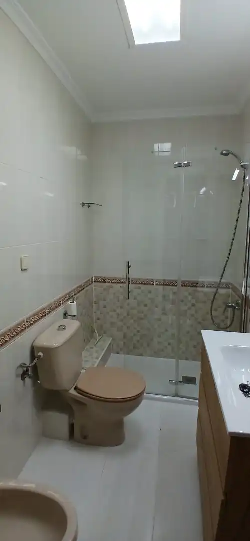 Bathroom of Flat for rent in Sevilla  with Air Conditioner, Furnished and Oven