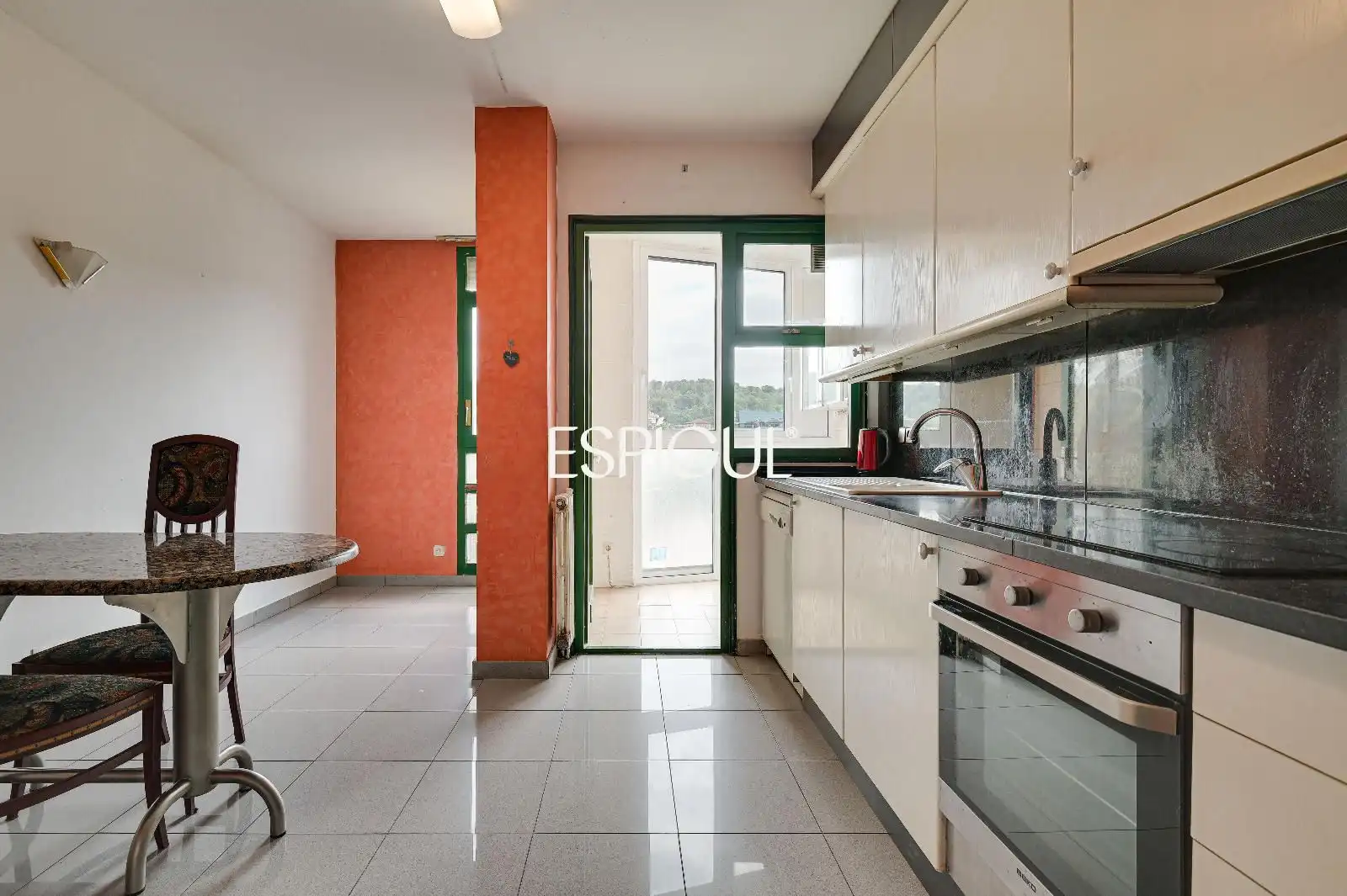 Cocina de Piso en venta en Girona con Calefacción, Parquet y Amueblado