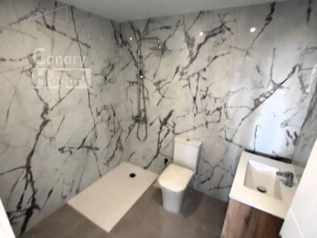 Bany de Apartament en venda en Adeje amb Balcó i Internet